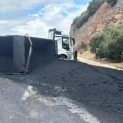 İstanbul istikametini kilitleyen kaza! Ulaşım sağlanamıyor