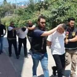 Kan davası nedeniyle Gaziantep'ten İzmir'e gelen çifti katlettiler