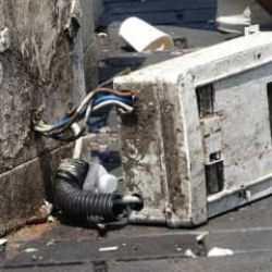 Taksim Meydanı'nda trafolar tehlike sa&ccedil;ıyor! 