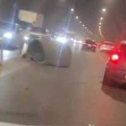 Tünelde faciadan dönüldü! Havalandırma borusu yola düştü