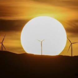 AB'nin yılın ilk yarısında elektrik üretiminde rüzgar ve güneş, fosil yakıtları geçti