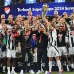 Beşiktaş, tarihi maçın ardından Süper Kupası'na kavuştu! 