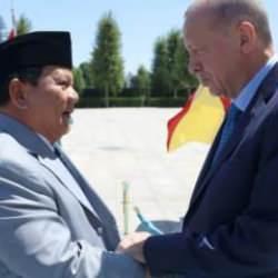 Cumhurbaşkanı Erdoğan Endonezya Cumhurbaşkanı ile bir araya geldi