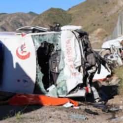 Feci kaza: Ambulans ile kafa kafaya çarpıştı: 4 ölü, 1 yaralı