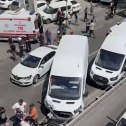 İETT otobüsünün karıştığı zincirleme kazada 1 kişi yaralandı