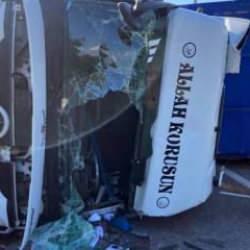 Kastamonu-Sinop kara yolunda tır devrildi! Yol ulaşıma kapandı