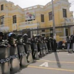 Venezuela'da ortalık karıştı! Çok sayıda asker ve polis yaralı