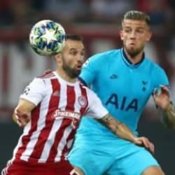 Valbuena yıllara meydan okuyor! Şaşırtan imza