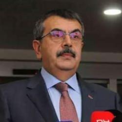 Bakan Tekin'den Instagram ve Roblox açıklaması: 'Hep birlikte dur demeliyiz'