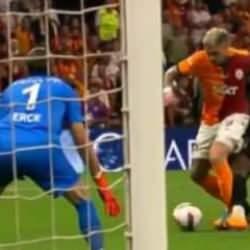 Galatasaray'ın kazandığı penaltı sosyal medyada gündem oldu