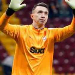 Galatasaraylı Muslera'dan sürpriz girişim! Sessiz sedasız...