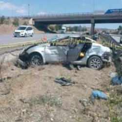 Otomobil takla attı, aynı aileden 1 kişi öldü, 3 kişi yaralandı