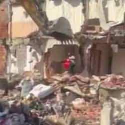 Pendik'te İETT otobüsünün çarptığı binada yıkımı durduran detay! Duygulanmamak elde değil