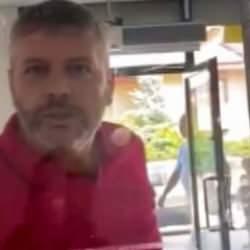 PTT şubesinde ter&ouml;r estirdi: K&uuml;f&uuml;rler edip bankoyu par&ccedil;aladı...