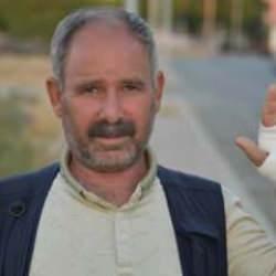 Sahipsiz köpek, vatandaşın serçe parmağını parçaladı!