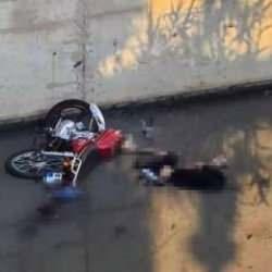 2 arkadaş, motosiklet ile sulama kanalında ölü bulundu