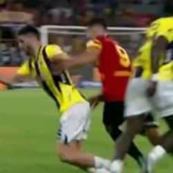 İzmir'de tartışmalı pozisyonlar! Gol iptal edildi, penaltı gündem oldu