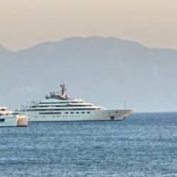 Lüks mega yatlar Muğla koylarına demirledi
