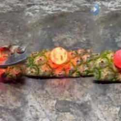 1000 derecelik alev topu ananas kabuğuna bırakılırsa ne olur?