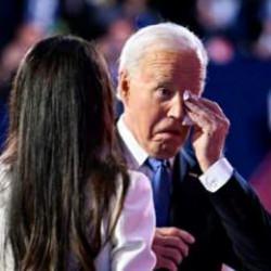 Joe Biden ağladı! Bir devrin sonu