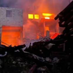 Artvin'de yangın: 3 ev kullanılamaz hale geldi!