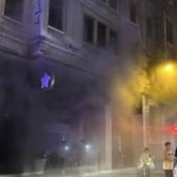 Beyoğlu'unda panik! 9 katlı otelde yangın