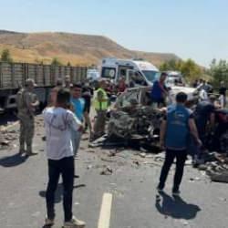 Düğün yolunda katliam gibi kaza: 4 ölü!