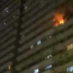 Esenyurt'ta 38 katlı binada yangın