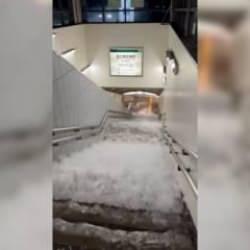 Metro hattını sel bastı, ortaya bu şaşırtıcı görüntü çıktı!
