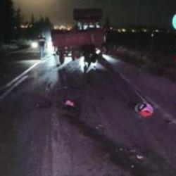 Motosiklet traktör römorkuna çarptı: Ölümcül kaza iki can aldı