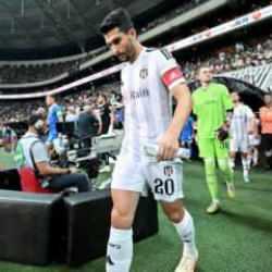 Sakatlığı sonrası Necip Uysal'dan taraftara mesaj