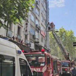Son dakika: Fatih'te otel yangını! Tahliye edildiler