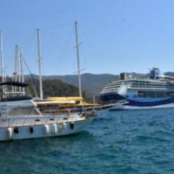 Yolcu gemisi Marella Discovery, "ana limanı" Marmaris'e geldi