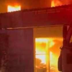  Adana'daki yangında 6 iş yeri kullanılmaz hale geldi!