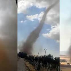 Aksaray'da devasa hortum! Sera ve bah&ccedil;elere zarar verdi