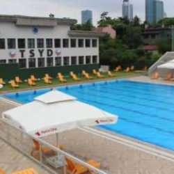 Başörtülü kadını havuza almamışlardı: TSYD hakkında soruşturma başlatıldı