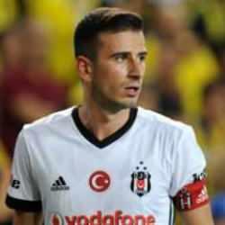 Beşiktaş'tan Oğuzhan Özyakup'a duygusal veda! 