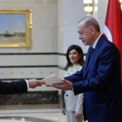 Büyükelçilerden Cumhurbaşkanı Erdoğan’a güven mektubu