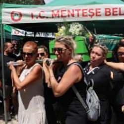 Eşi tarafından &ouml;ld&uuml;r&uuml;len Senem'in tabutunu kadınlar taşıdı