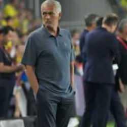 Jose Mourinho'dan Galatasaray'a olay sözler: Türkiye'de sadece onlar kart görmüyor