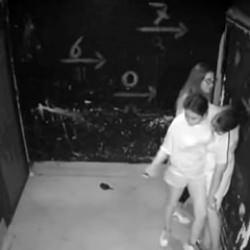 Korkmak i&ccedil;in para &ouml;dedi! Korkusundan bayıldı