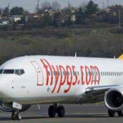 Pegasus'a ait u&ccedil;ak İzmir&rsquo;e acil iniş yaptı