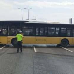 Son dakika: İETT otobüsü kaza yaptı! Yol ulaşıma kapandı