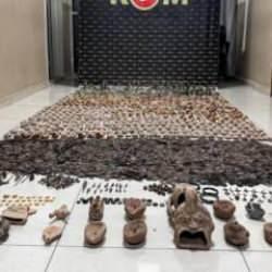 Baskın yapılan evden 15 bin 301 tarihi eser &ccedil;ıktı