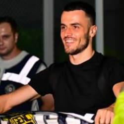 Filip Kostic resmen Fenerbahçe'de! İstanbul'a geldi