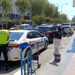 İşe yetişmek istedi, peş peşe iki kaza yaptı!