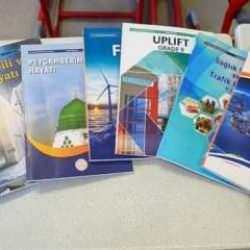 &Ouml;ğrencilere &uuml;cretsiz dağıtılacak ders kitapları sıralardaki yerini aldı