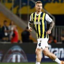 Büyük sürpriz! Serdar Aziz, Fenerbahçe'de kalacak