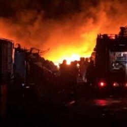 Geri dönüşüm firmasında korkutan yangın