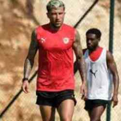 Hatayspor'un yeni transferi Calvo, sahaya indi
